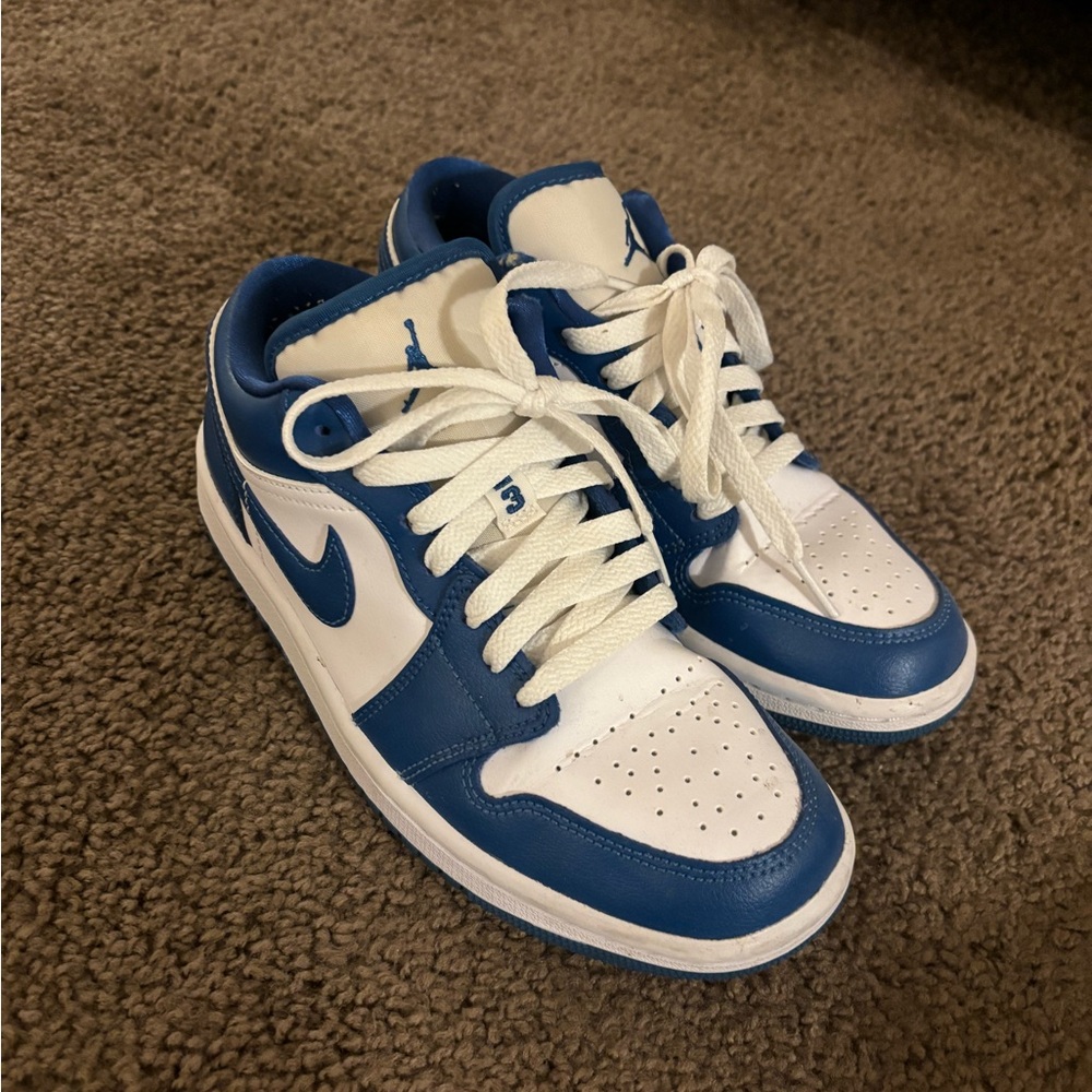 Nike Women’s Blue and White Sneakers